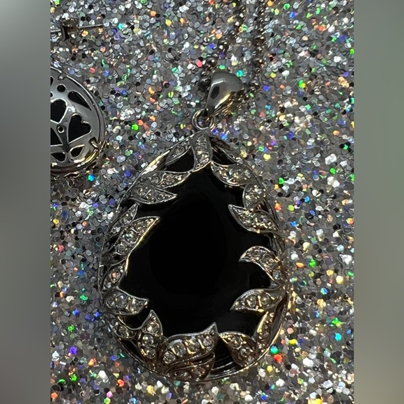 Silver-Tone Teardrop Obsidian Stone Encased Crystal Pendant & Matching Earrings - Picture 3 of 9